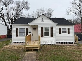 1101 N Wilcox Dr in Kingsport, TN - Building Photo