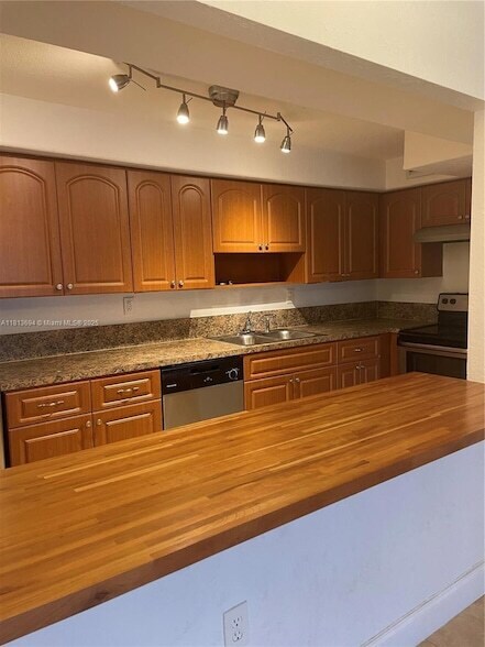 property at 7907 SW 104th St