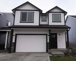 144 Kindre St in Saint Helens, OR - Building Photo