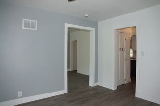 816 Carroll Ave, Unit 816 in Ames, IA - Foto de edificio - Building Photo