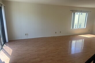 8515 Saturn St in Los Angeles, CA - Building Photo - Building Photo