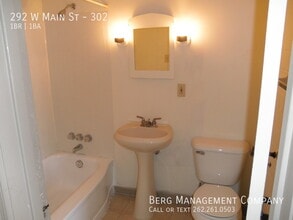 292 W Main St in Waukesha, WI - Building Photo - Building Photo