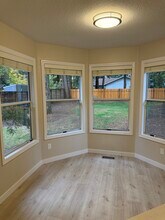 17635 Hill Way in Lake Oswego, OR - Building Photo - Building Photo