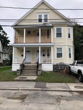 19 Banks St, Unit 1 in Waltham, MA - Building Photo - Building Photo