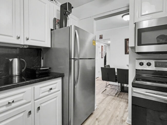 2270 NE 68th St, Unit 119 in Fort Lauderdale, FL - Foto de edificio - Building Photo