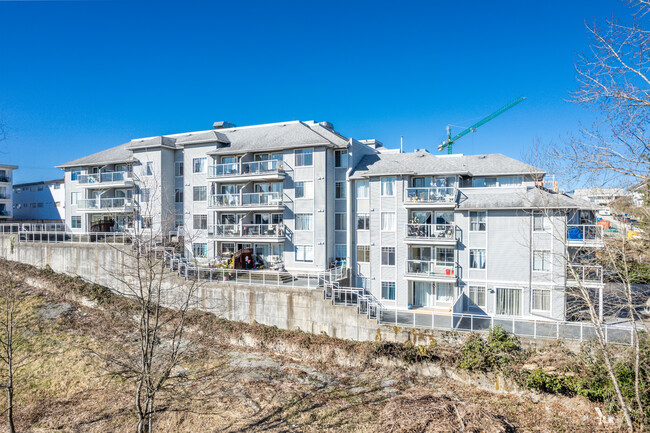 Belmar Terrace in Maple Ridge, BC - Building Photo - Building Photo