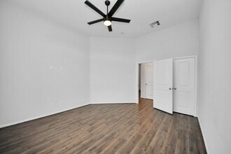 2326 Kelson Cove Dr in La Marque, TX - Building Photo - Building Photo