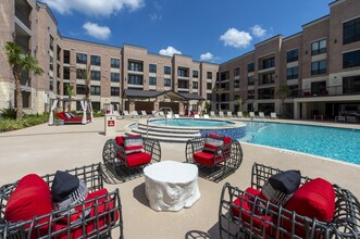 Ivy Lofts in Pearland, TX - Foto de edificio - Building Photo