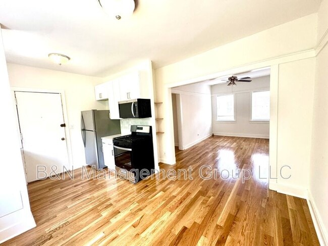 property at 1065 W Dakin St