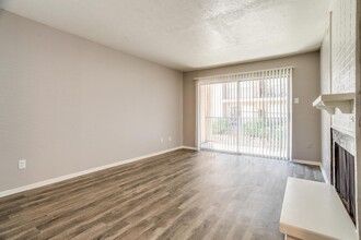 Vista Buena Apartments in Dallas, TX - Building Photo - Building Photo