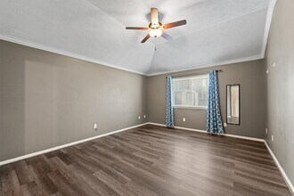 9519 Rodgers Rd in Houston, TX - Building Photo - Building Photo