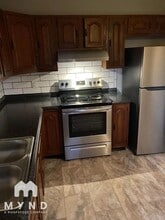 10319 E 78 St in Raytown, MO - Foto de edificio - Building Photo