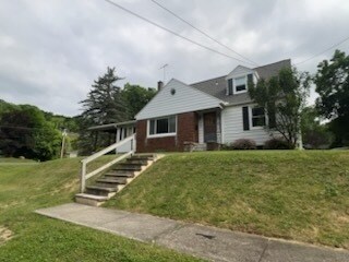 42 Elderkin Ave in Camillus, NY - Building Photo