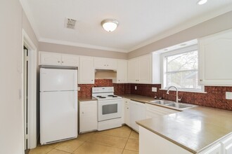 3244 Hillcrest Ln in Montgomery, AL - Building Photo - Building Photo