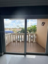 7430 Miami Lakes Dr in Miami Lakes, FL - Building Photo - Building Photo