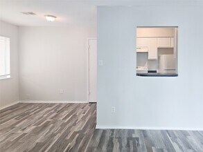 396 Duroux Rd in La Marque, TX - Building Photo - Building Photo