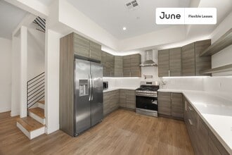 5637 Riverton Ave in Los Angeles, CA - Building Photo - Building Photo