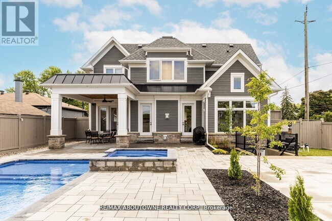 265 Woodale Ave in Oakville, ON - Building Photo - Building Photo