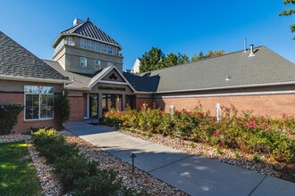 Sterling Village Apartments in South Jordan, UT - Foto de edificio - Building Photo