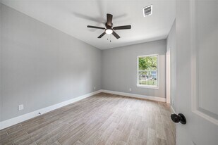 4205 Elmwood St in Houston, TX - Building Photo