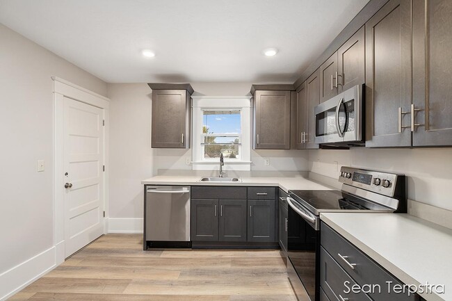 property at 951 Fulton St W