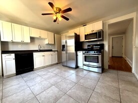 732 Brooks St in Bridgeport, CT - Building Photo