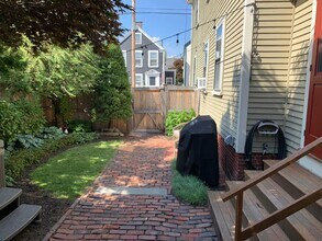 74 Gates St in Portsmouth, NH - Building Photo - Building Photo