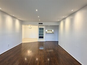 8523 Hearth Dr in Houston, TX - Building Photo - Building Photo