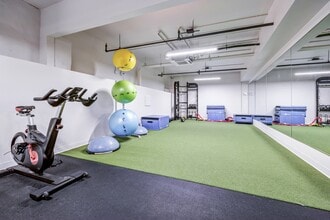 Luckey Platt in Poughkeepsie, NY - Foto de edificio - Building Photo