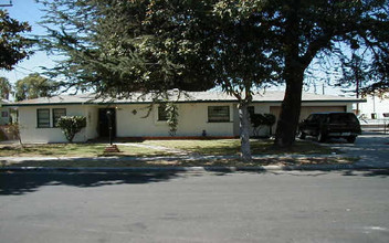 12618 Lakewood Blvd in Downey, CA - Building Photo - Building Photo