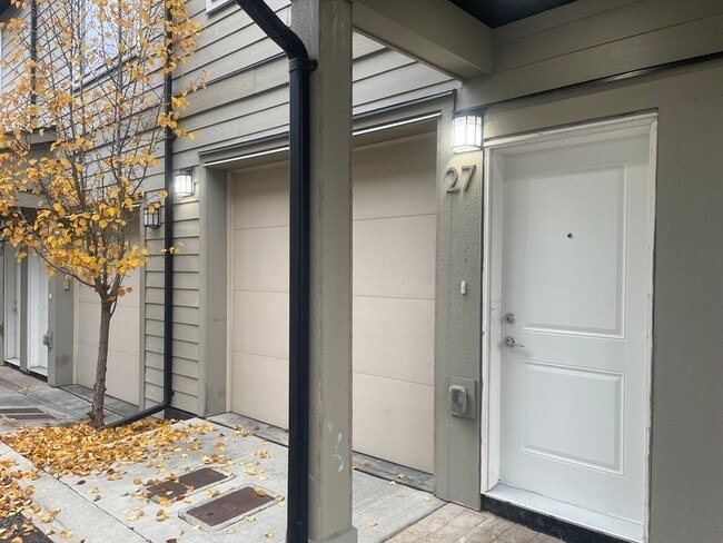 1308 Rutland Rd N in Kelowna, BC - Building Photo - Building Photo