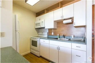 2040 Nuuanu Ave, Unit 803 in Honolulu, HI - Building Photo - Building Photo