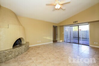 4157 W Michigan Ave, Unit 1st FL Rear in Glendale, AZ - Foto de edificio - Building Photo