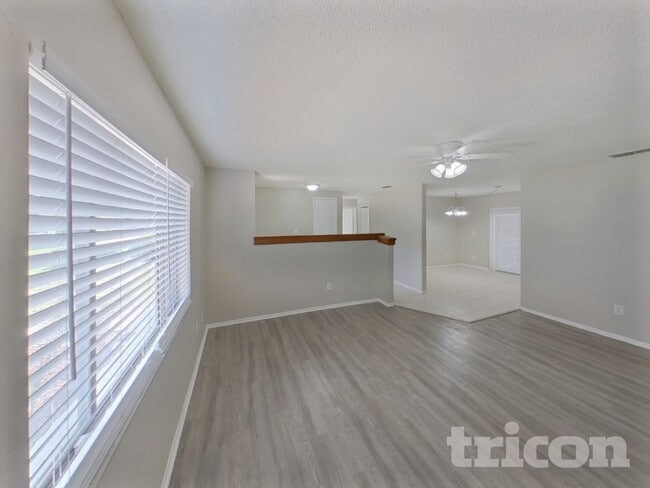 3717 Coppertree Cir in Brandon, FL - Building Photo - Building Photo