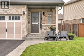 172 Westbank Trail in Hamilton, ON - Building Photo - Building Photo