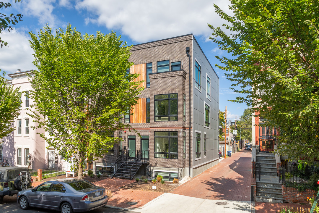 Bloomingdale Row in Washington, DC - Foto de edificio