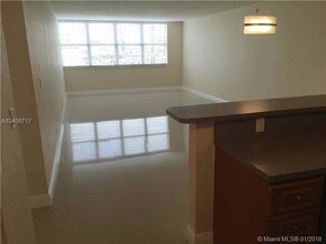 9143 SW 77th Ave-Unit -B807 in Miami, FL - Building Photo - Building Photo