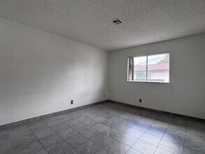 2340 Canfield Dr in Las Vegas, NV - Building Photo - Building Photo
