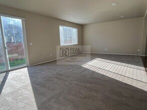 8602 Spartacus St NE in Lacey, WA - Building Photo - Building Photo