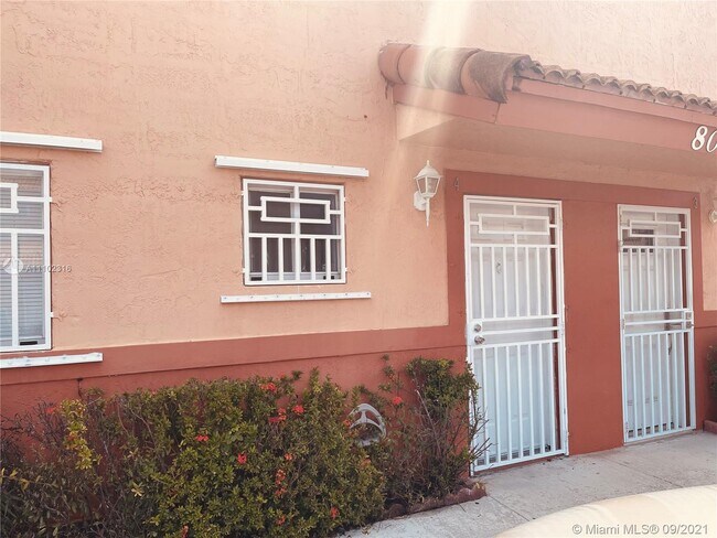 8084 NW 10th St-Unit -4 in Miami, FL - Building Photo - Building Photo