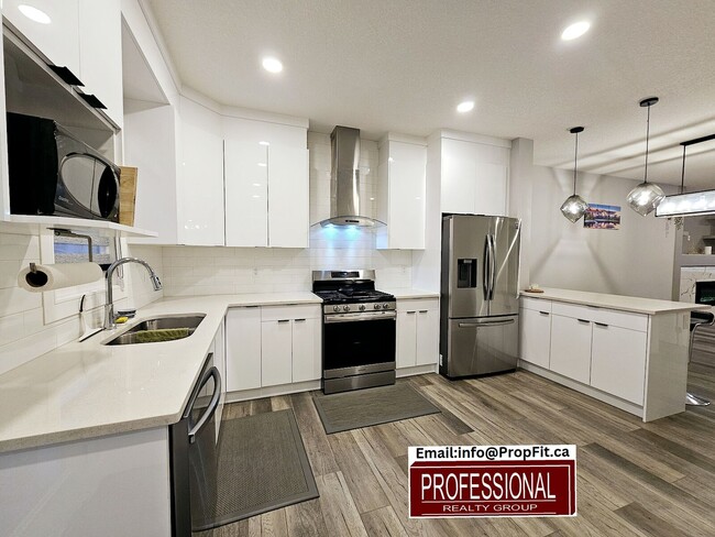 6044 179 Av NW in Edmonton, AB - Building Photo - Building Photo