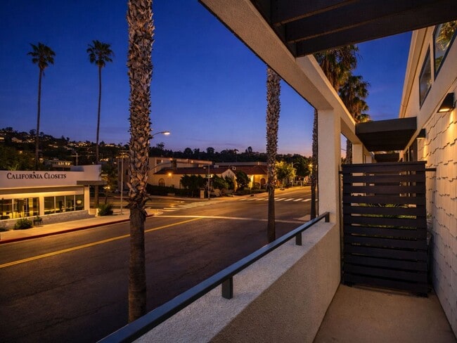 Girard Lofts in La Jolla, CA - Building Photo - Building Photo