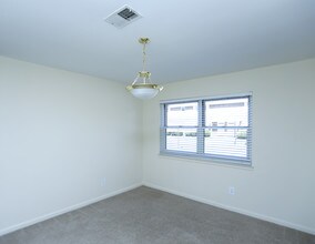 Princeton Arms North in East Windsor, NJ - Foto de edificio - Interior Photo