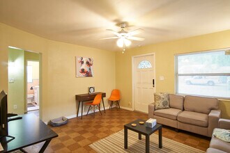 1518 E Ellicott St in Tampa, FL - Building Photo - Building Photo