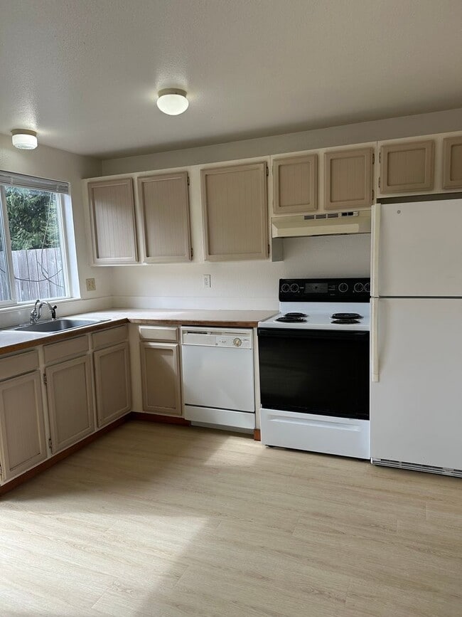 2208 Wilson Ave in Bellingham, WA - Building Photo - Building Photo