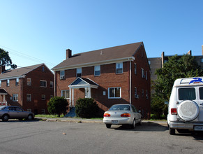 6806 Red Top Rd in Takoma Park, MD - Building Photo - Building Photo