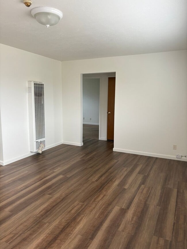 15-13 Alma Ct in Petaluma, CA - Foto de edificio - Building Photo