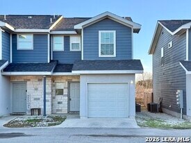 6938 Crestway Rd in San Antonio, TX - Building Photo