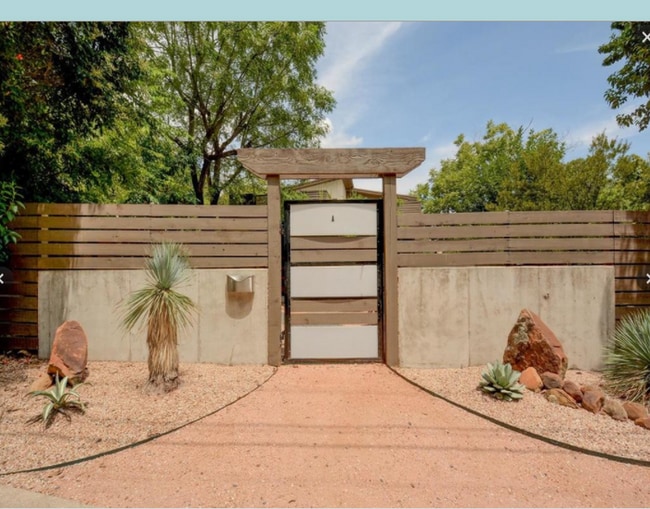 property at 700 W Johanna St