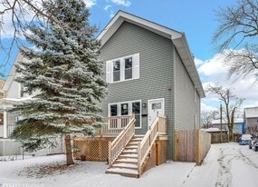 19 Augusta St in Oak Park, IL - Building Photo